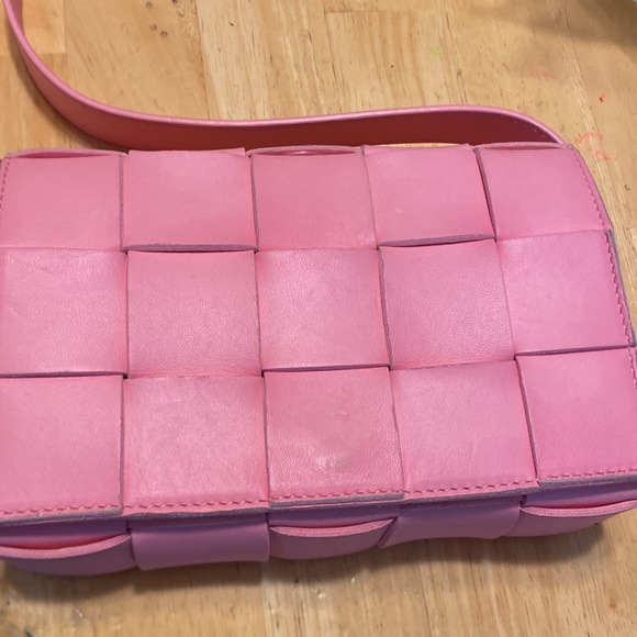 Authentic BOTTEGA VENETA Small Intrecciato Leather Cassette Crossbody Bag - Picture 12 of 16